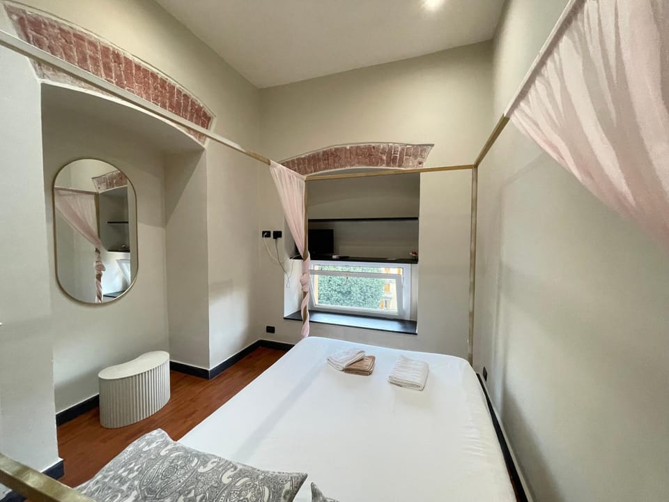 Bed, Photo of the whole room, Bedroom, towels, wardrobe