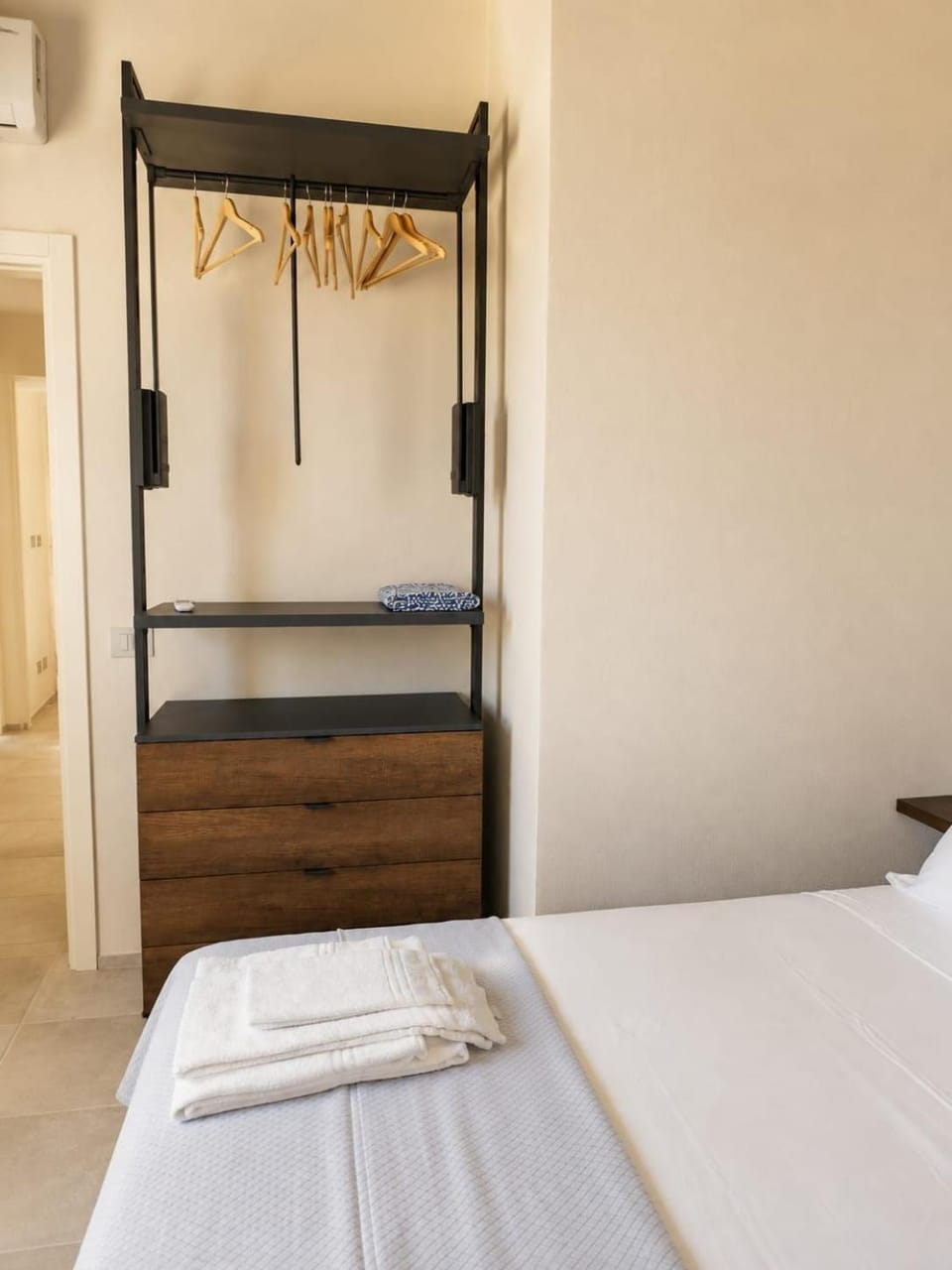 Bed, Bedroom, wardrobe