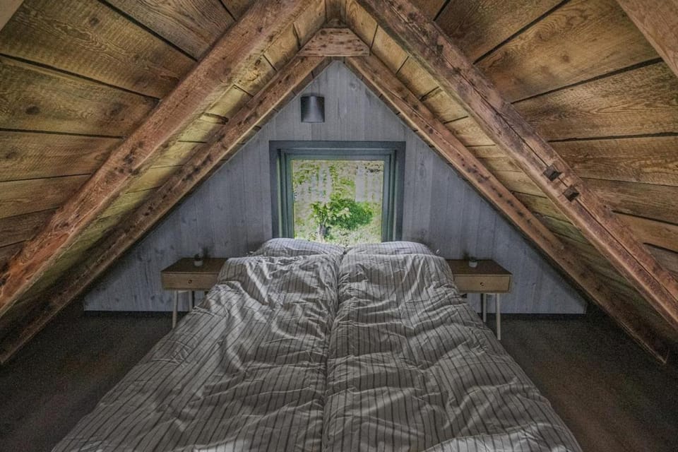 Skårvågen Oceanfront Lodge House in Nordland, Norway