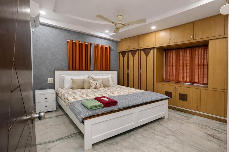 Vintage 3BHK Near Capital Park & Rameswaram-Cafe 302 Apartment in Hyderabad