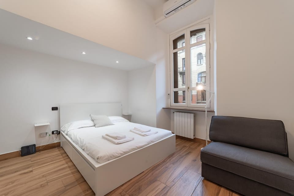 Bed, Photo of the whole room, Bedroom, internet, towels, air conditioner