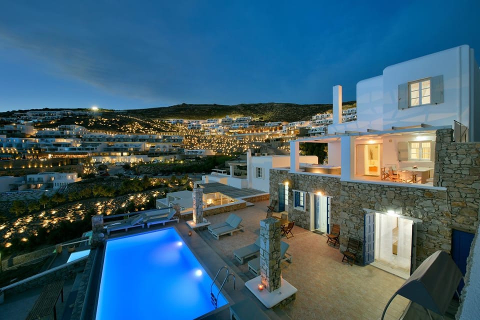 Property building, Swimming pool, Swimming pool