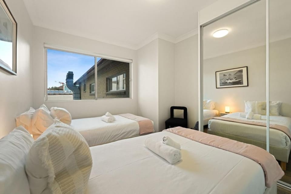 Best location in Bondi Beach with free parking Apartment in Sydney