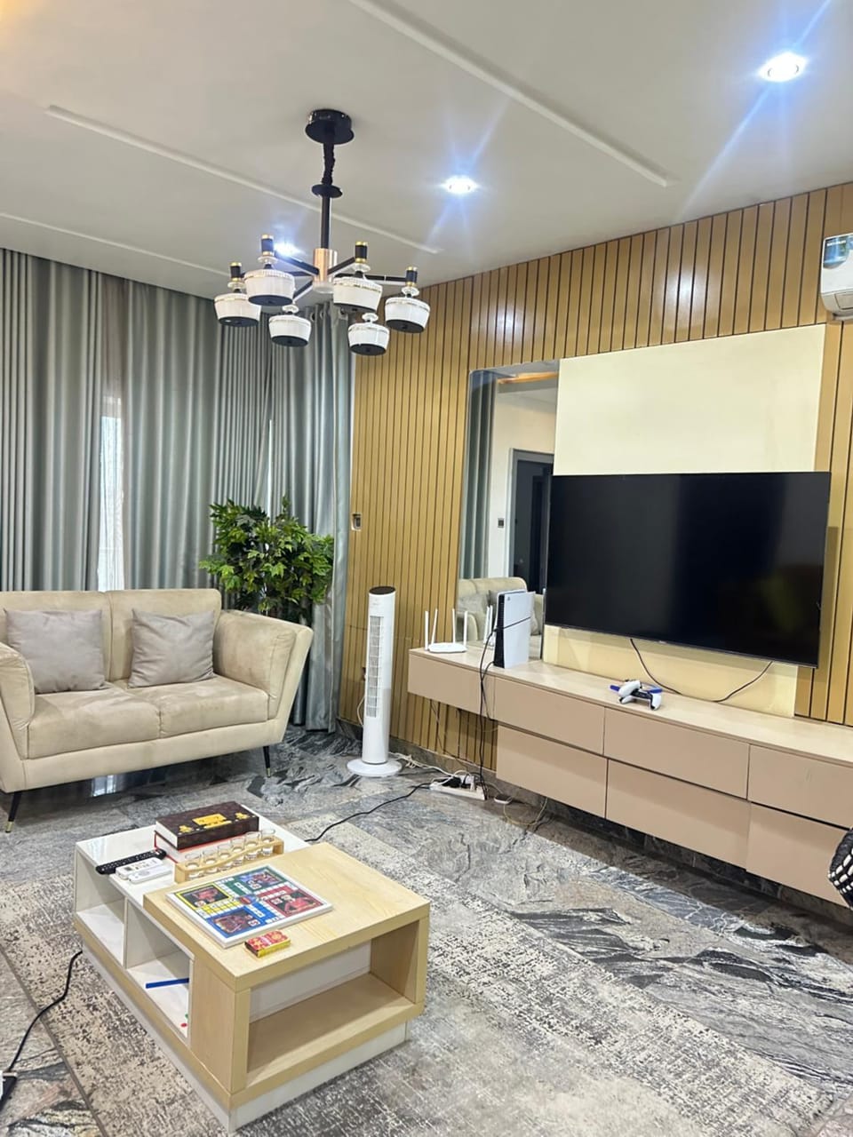 Communal lounge/ TV room, TV and multimedia, Living room, Seating area