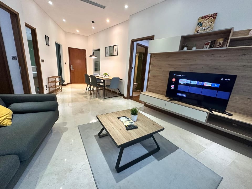 Communal lounge/ TV room, TV and multimedia, Living room, Seating area, Evening entertainment