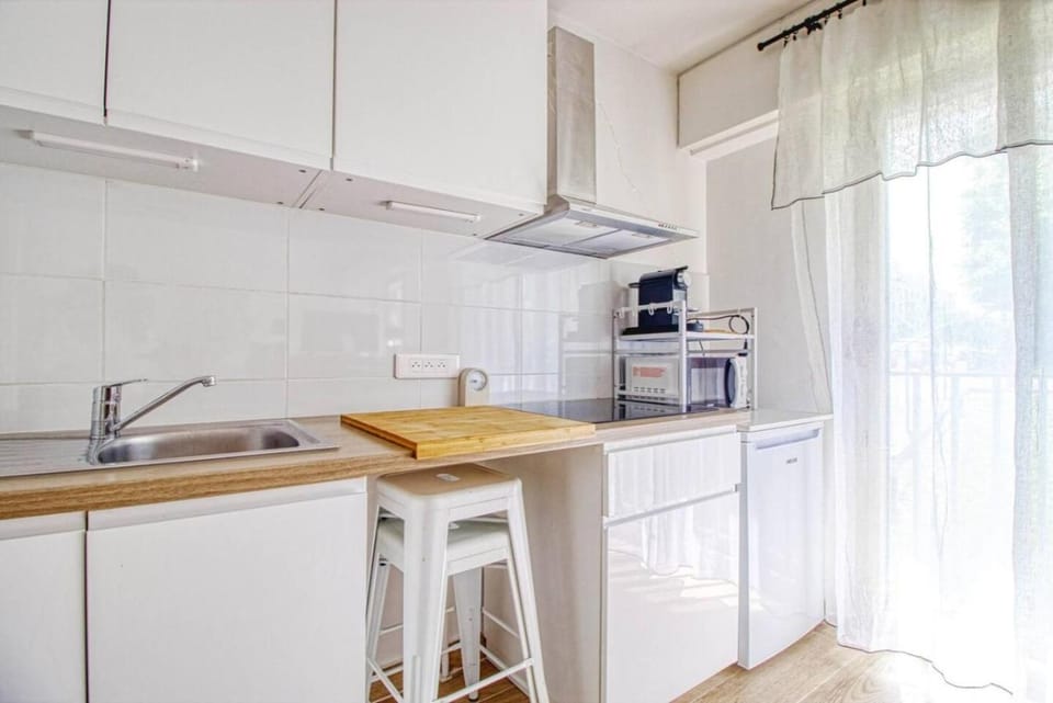 City trip to Versailles, close to Montreuil station, Line L Apartment in Versailles