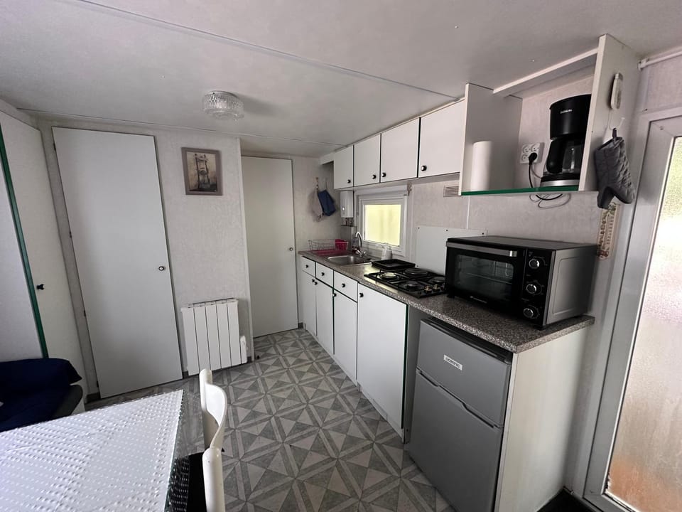 Mobilhome castillones Campground/ 
RV Resort in Nouvelle-Aquitaine