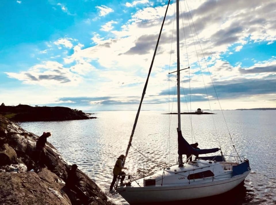 Övernattning på segelbåt Docked boat in Gothenburg