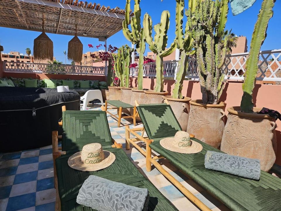 Dar Cactus - Private House Design - Rooftop Jacuzzi House in Marrakesh