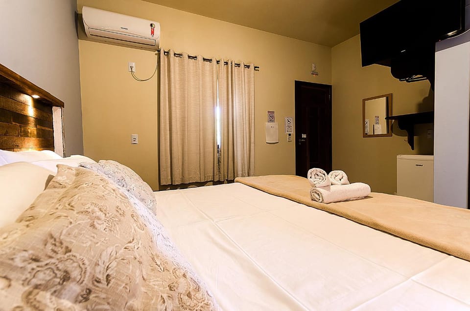 Photo of the whole room, Bedroom, air conditioner