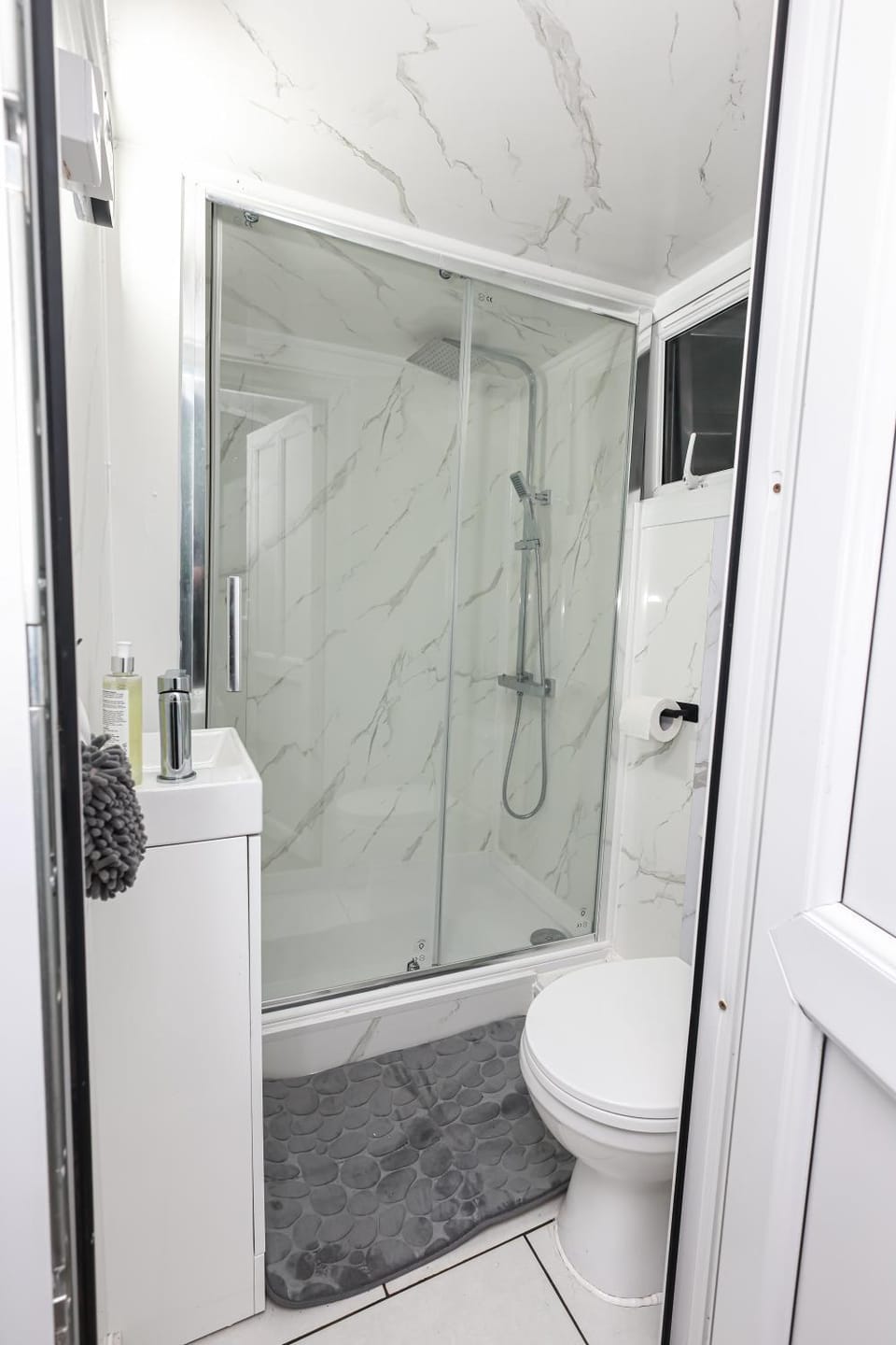 Aklass Luxury Stay - 4 BEDROOM HOUSE, WOLVERHAMPTON Vacation rental in Wolverhampton