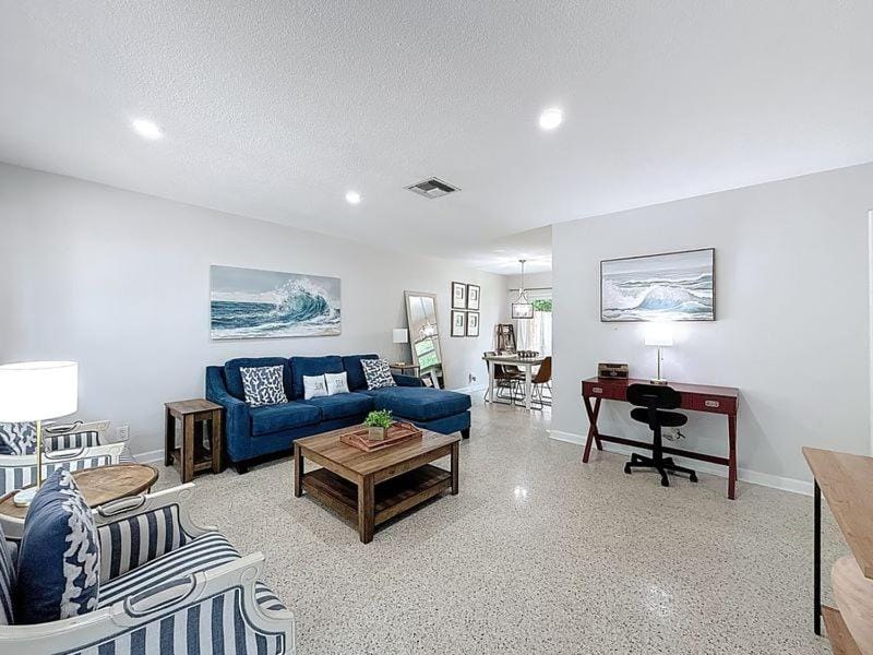 Mins to Beach, Restaurants and Shopping House in Pompano Beach