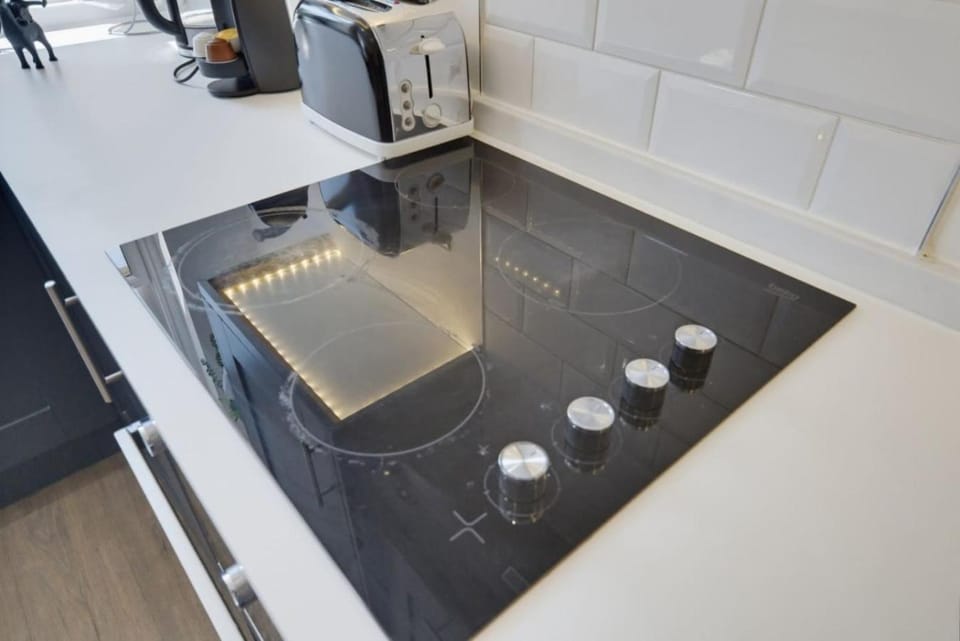 Modern Cardiff City Centre Apartments - Free Parking! Apartment in Cardiff