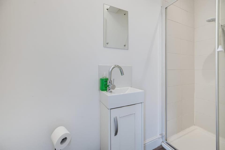 Spacious Cardiff Apartments - Free Parking Apartment in Cardiff