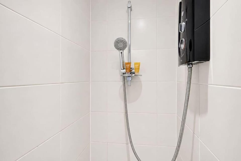 Modern Cardiff City Centre Apartments - Free Parking! Apartment in Cardiff