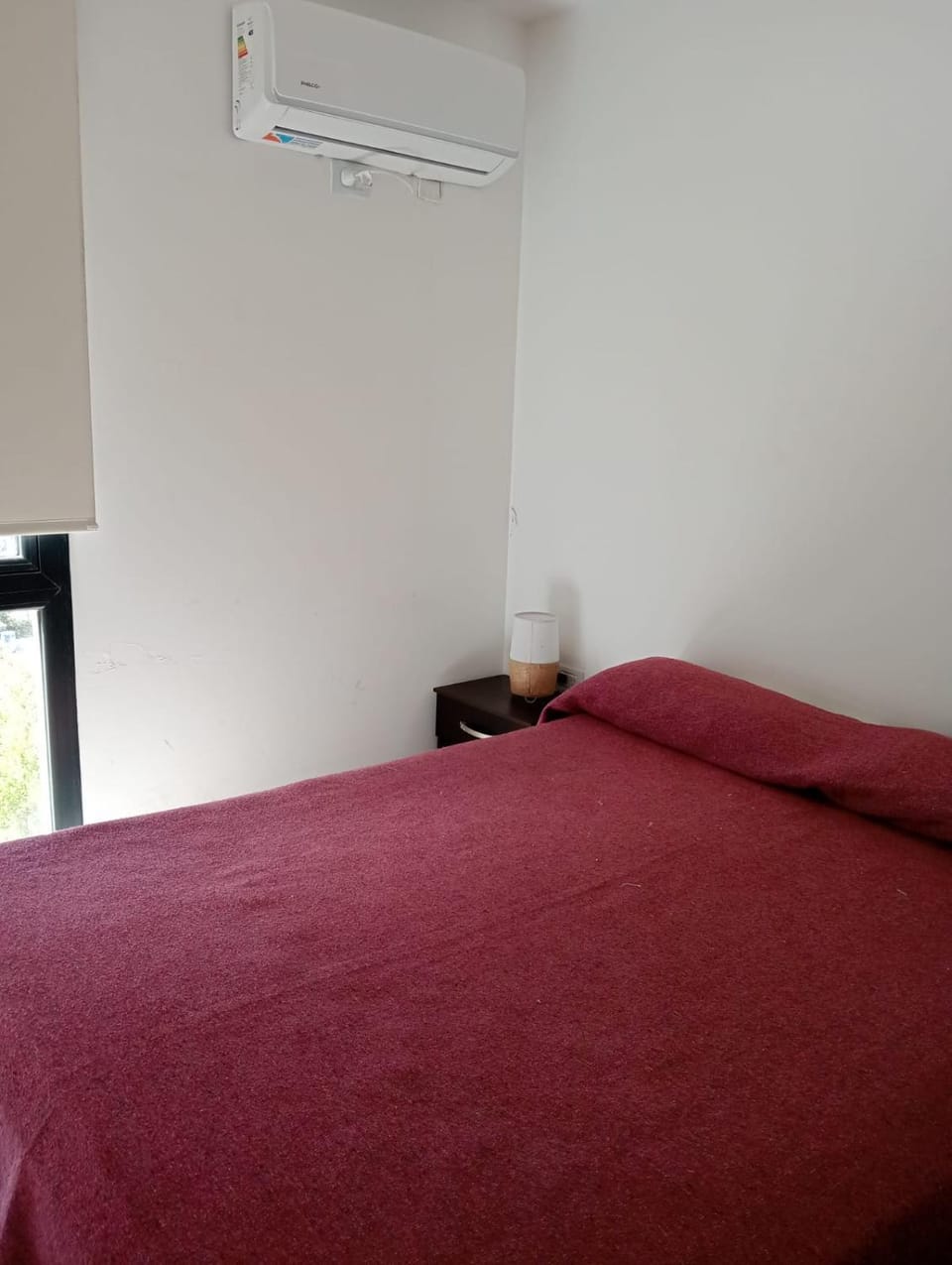 Bed, air conditioner