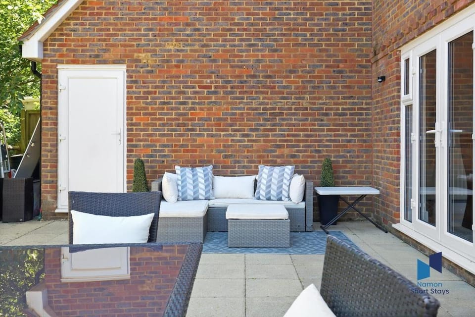 Patio, Day, Garden, Balcony/Terrace, Seating area