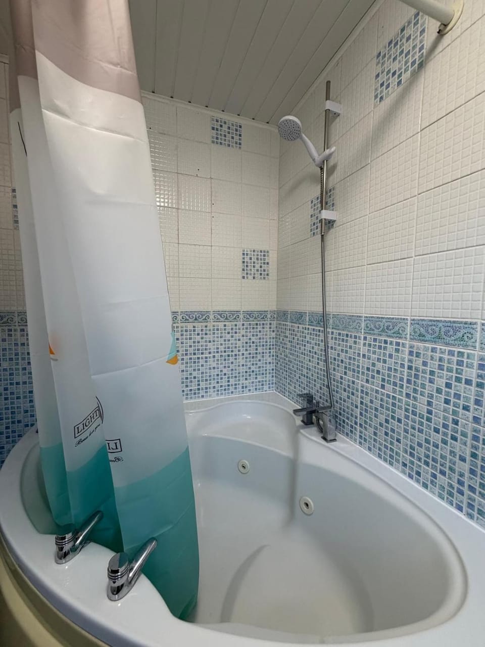 Modern 3-Bed Manchester Home with Parking Apartment in Prestwich