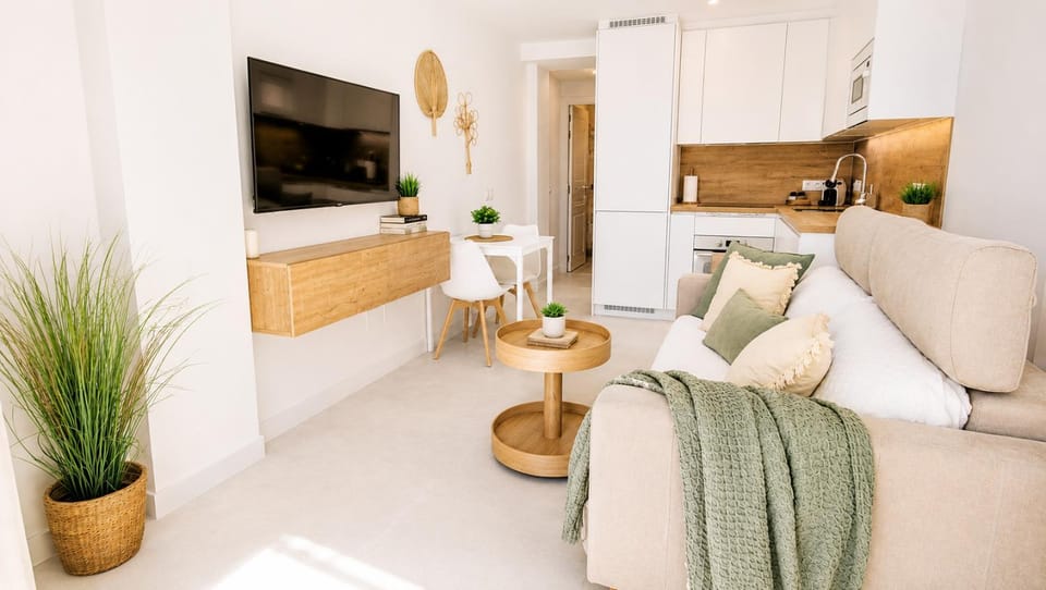 TV and multimedia, Kitchen or kitchenette, Living room