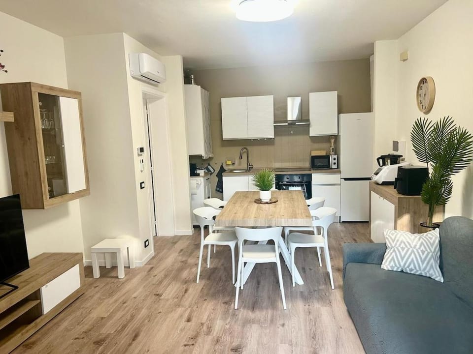 Kitchen or kitchenette, Living room, Seating area, Dining area, dishwasher, minibar, oven, stove, air conditioner