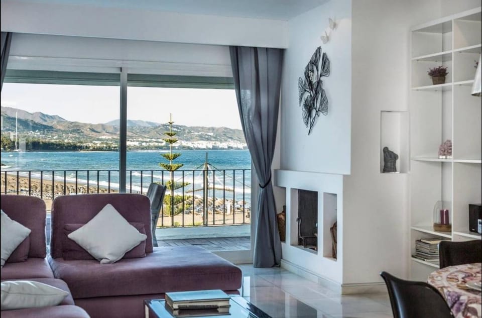 Living room, Sea view