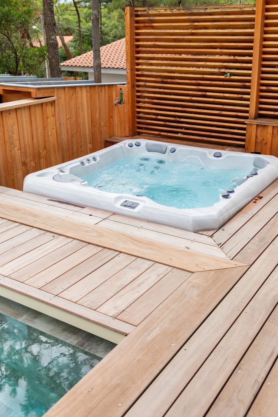 Hot Tub, Hot Tub