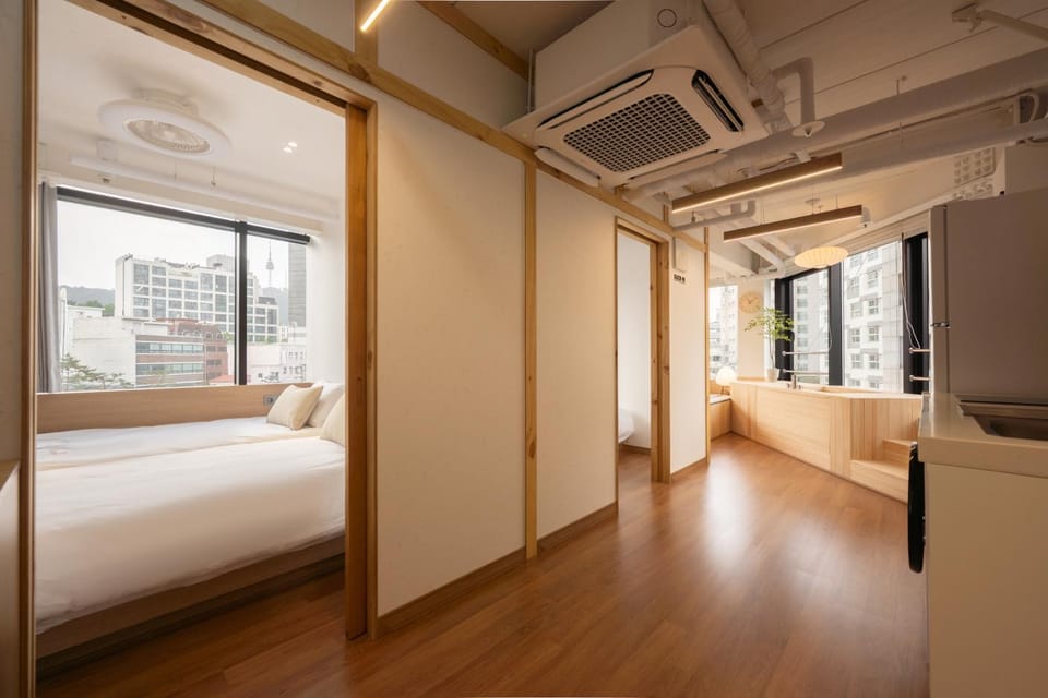 Photo of the whole room, air conditioner