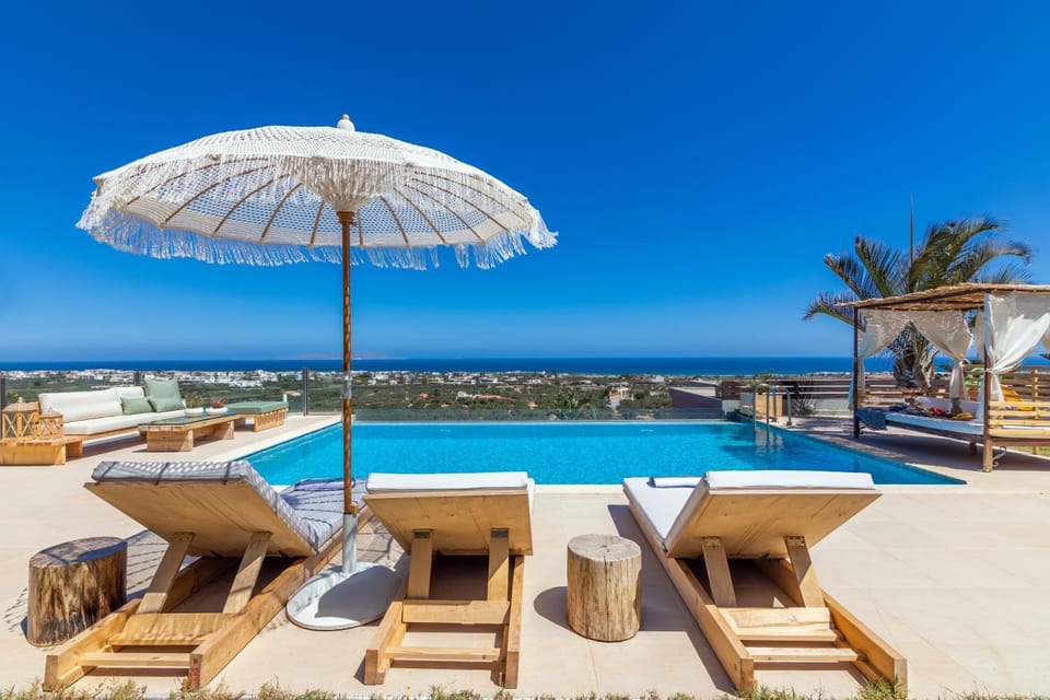Day, Natural landscape, Pool view, Sea view, Swimming pool, sunbed