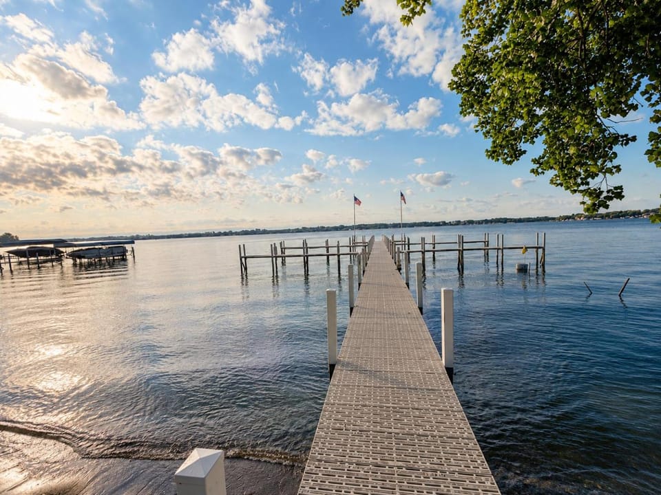 The Waterline Okoboji Apartment in Okoboji