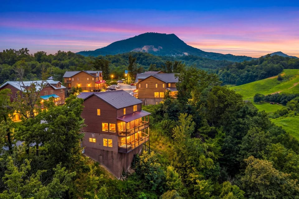 Smoky Mountain Plunge House in Pigeon Forge