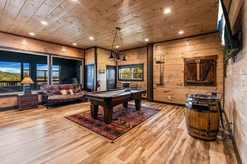 Smoky Mountain Plunge House in Pigeon Forge
