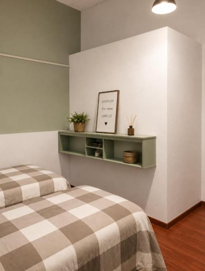 Photo of the whole room, Bedroom