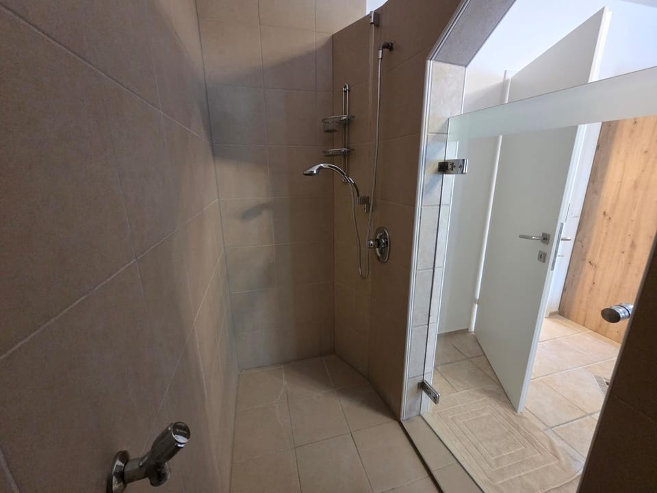 Ferienhaus Seeblick Top 14 Apartment in Villach