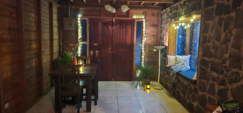 Romantic Getaway Luxury Cabin with Whirlpool Cabin in Cartago Province, Costa Rica