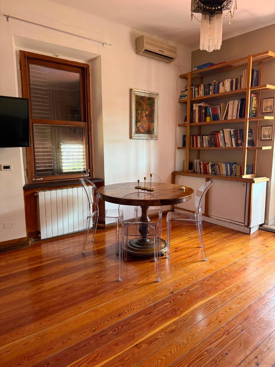 Dining area, air conditioner