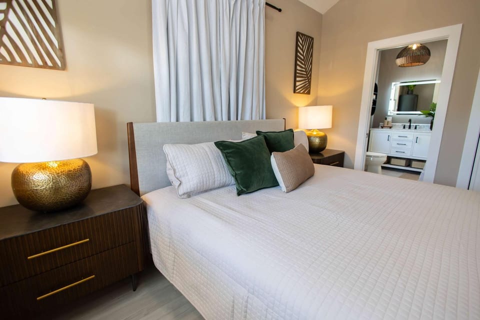 Carysfort Reef Light Suite House in Key West