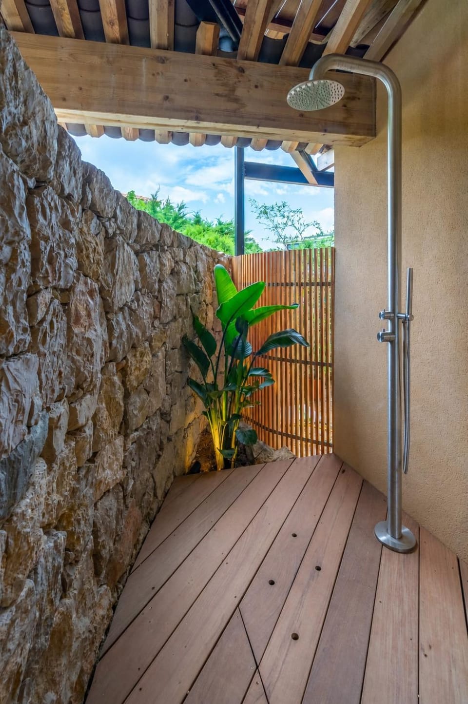Architect's villa, sea view, spa and swimming pool Villa in Six-Fours-les-Plages
