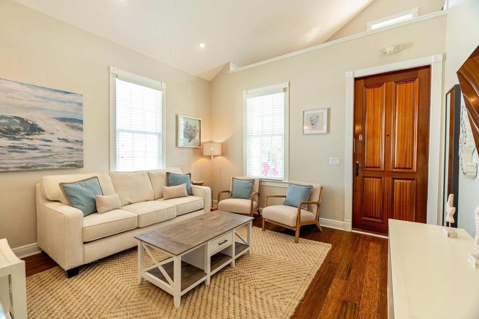 Sombrero Reef Light Suite House in Key West