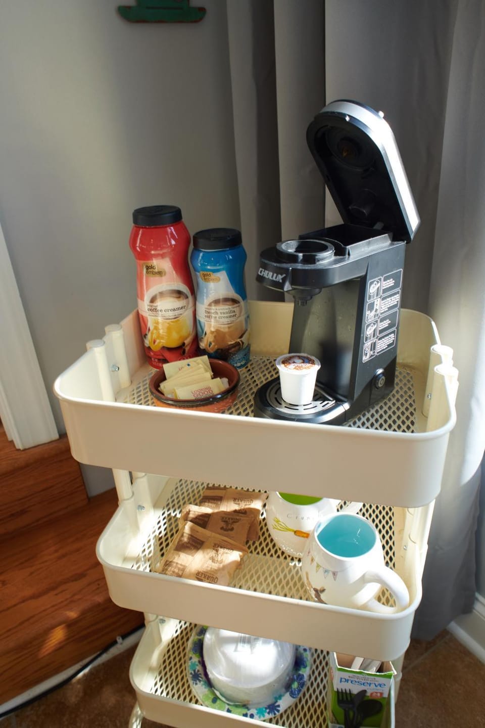 Coffee/tea facilities, Food and drinks, Food