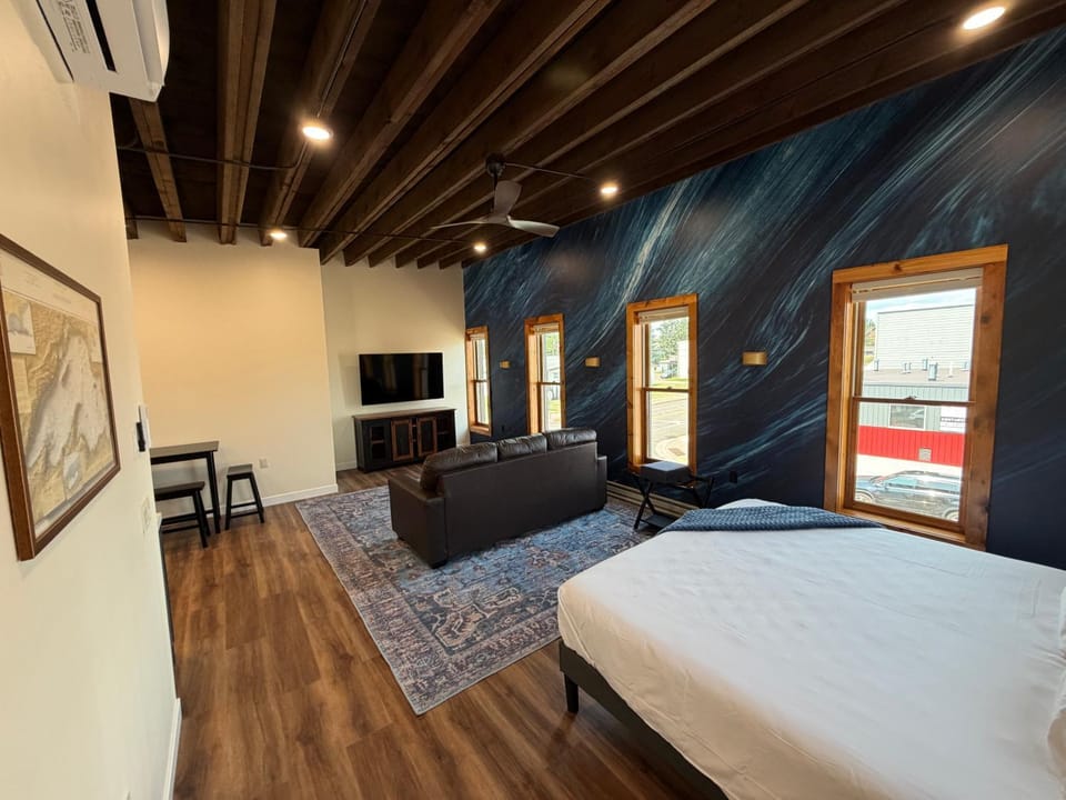 Tangeled up in Blue Apartment in Two Harbors