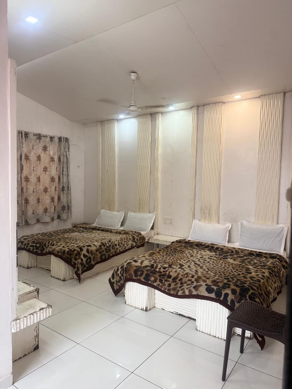 Hotel Golden Crown Nature lodge in Mahabaleshwar
