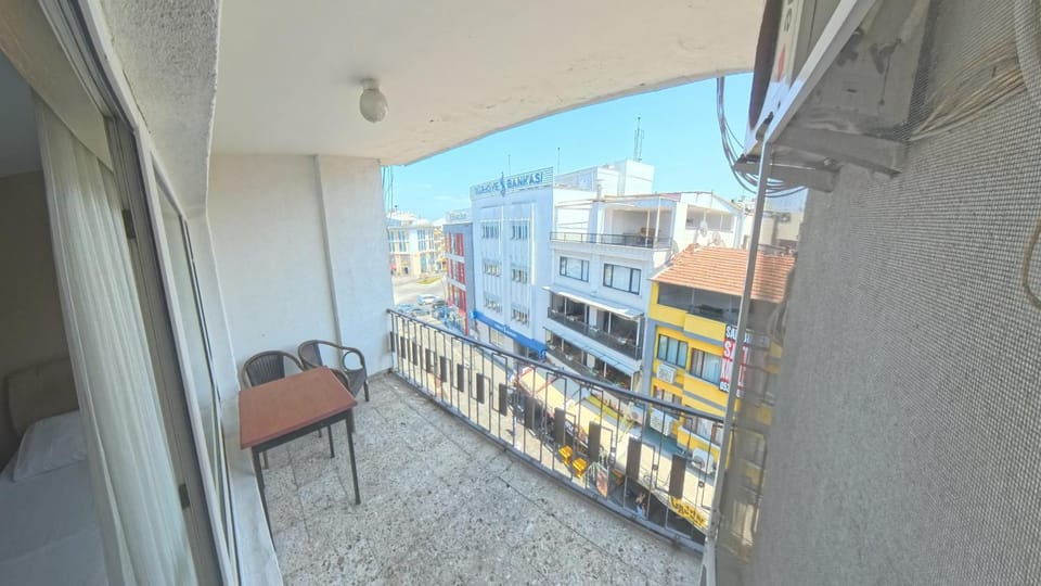 View (from property/room), Balcony/Terrace, City view