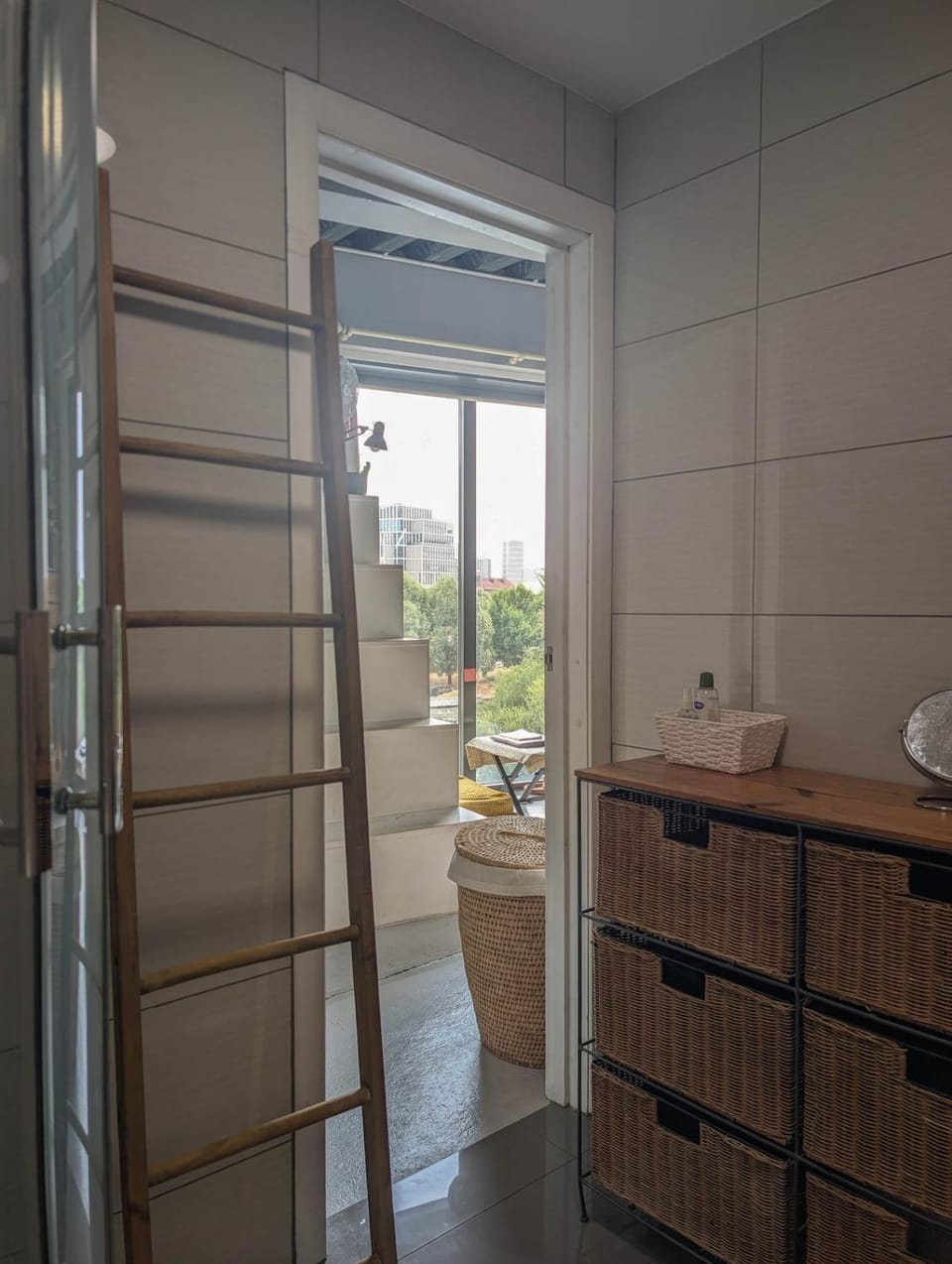 Cosy & peaceful canal side flat in Hackney Wick Apartment in London Borough of Hackney