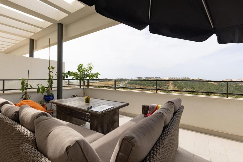 Brandnew Camarate Hills -Casares Golf Holiday Home Apartment in Costa del Sol