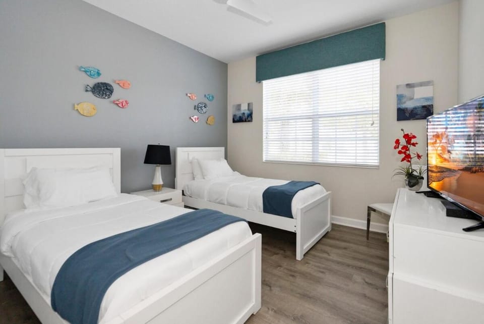 Storey Lake Splash 5BR Pool Fun Villa in Kissimmee