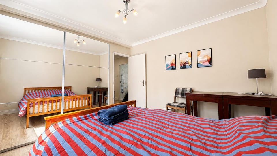 Frampton Street Apartment in City of Westminster