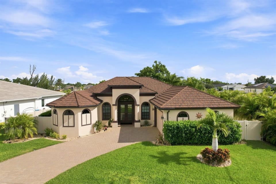 Relaxing Waterfront House in Cape Coral with Private Pool Patio and Canal Views House in Cape Coral