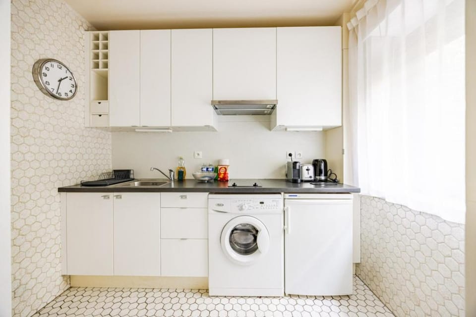 Cozy studio Arc de Triomphe Champs Elysées 8th Apartment in Paris