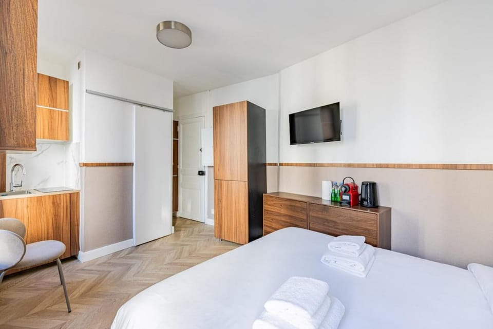 Montmartre - Guy Moquet Metro - Studio Apartment in Paris