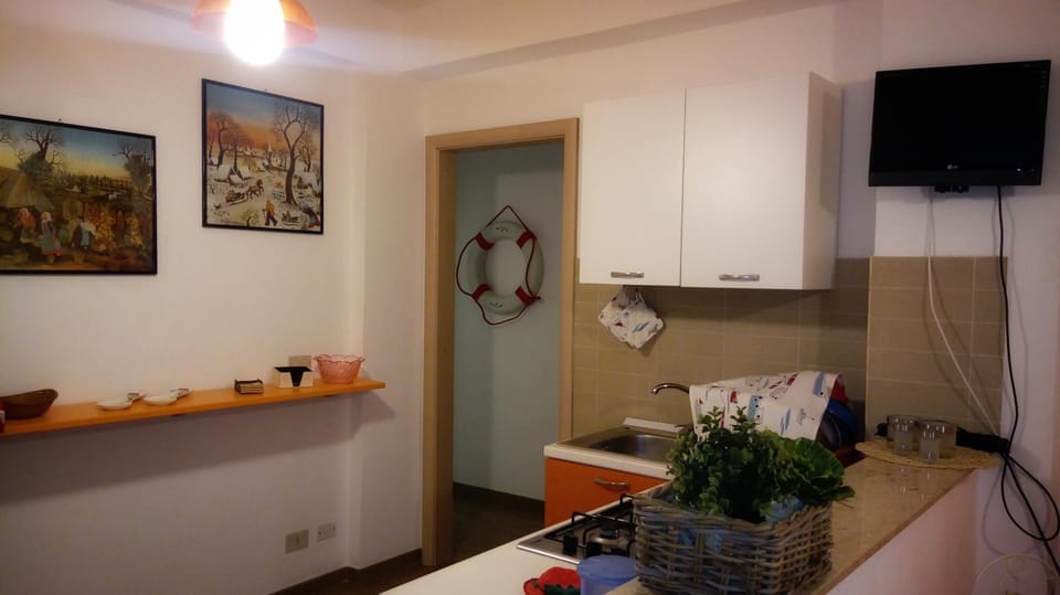 Kitchen or kitchenette, Decorative detail